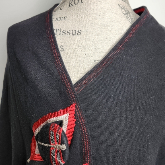 Vintage Indigenous Embroidered Cape Shawl - Picture 12 of 15